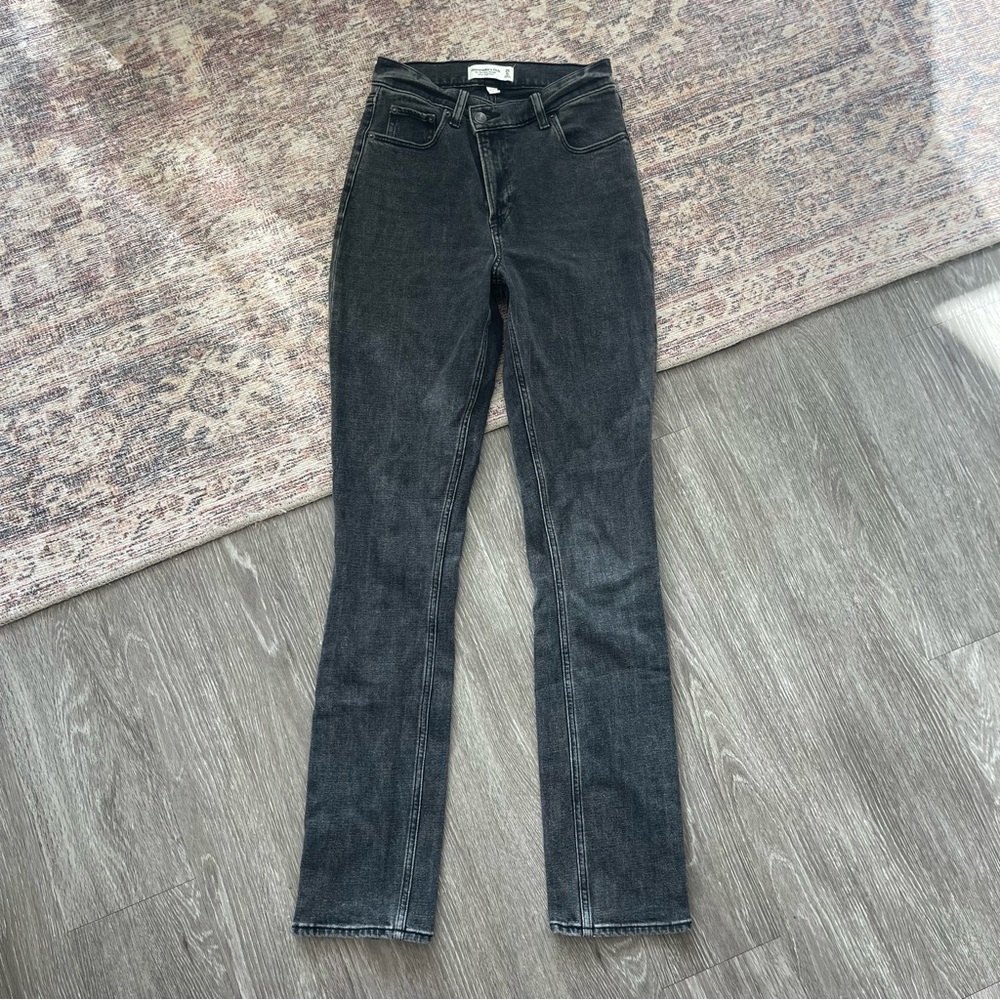 Abercrombie & Fitch - The 90’s Slim Straight Ultra High Rise Jean, Curve Love